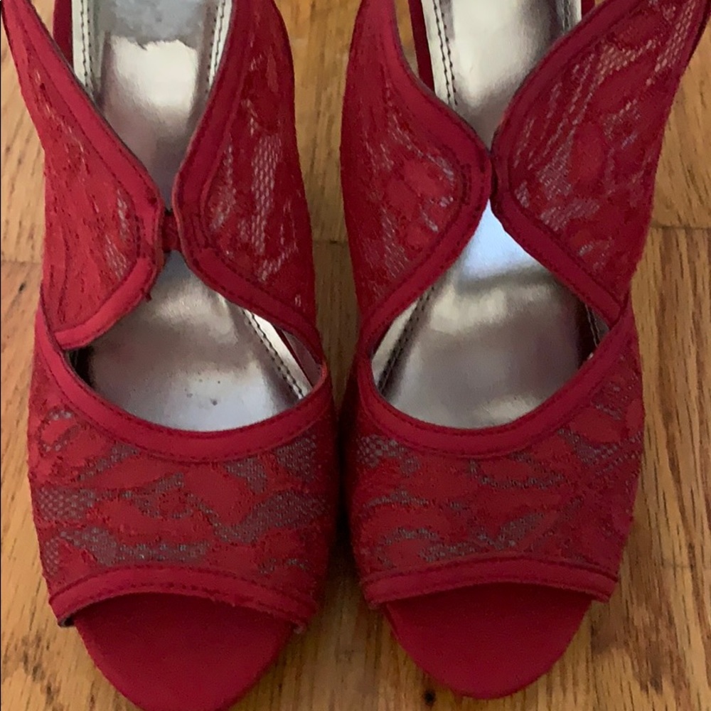 Red Heels - Picture 2 of 3